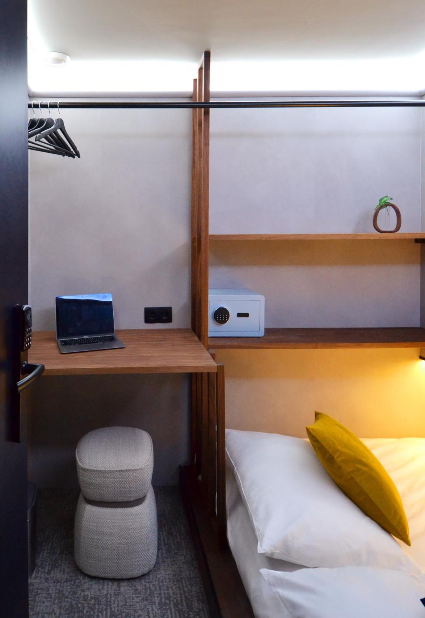 Hotel a capsule The Hyve Capsule Amsterdam